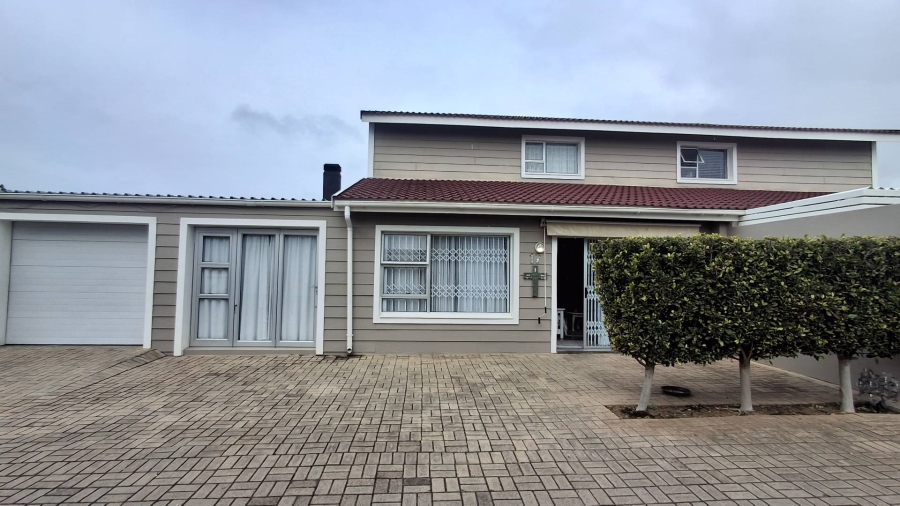 2 Bedroom Property for Sale in Hartenbos Central Western Cape